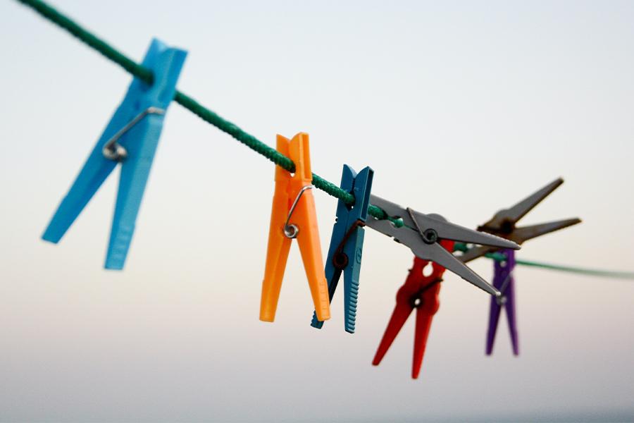 Laundry Drying Clothesline with Clothespins